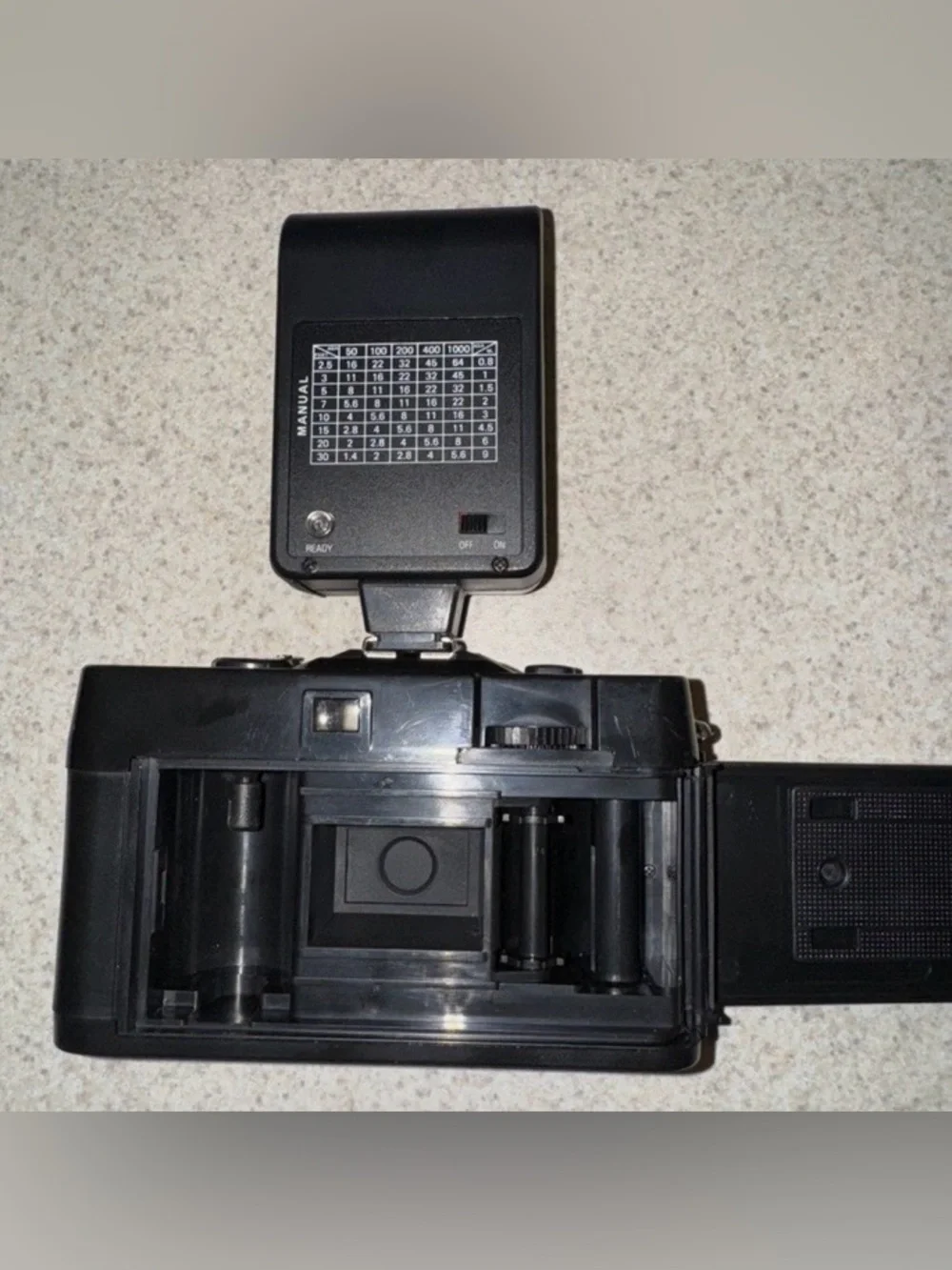 Vintage Argus 100 35mm Film Camera + 215 Flash Case Manual